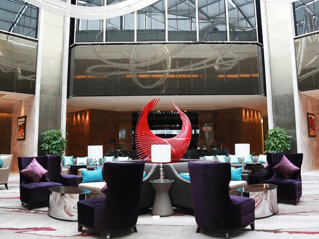 Hotel Ramada Plaza Liuzhou Liudong Extérieur photo