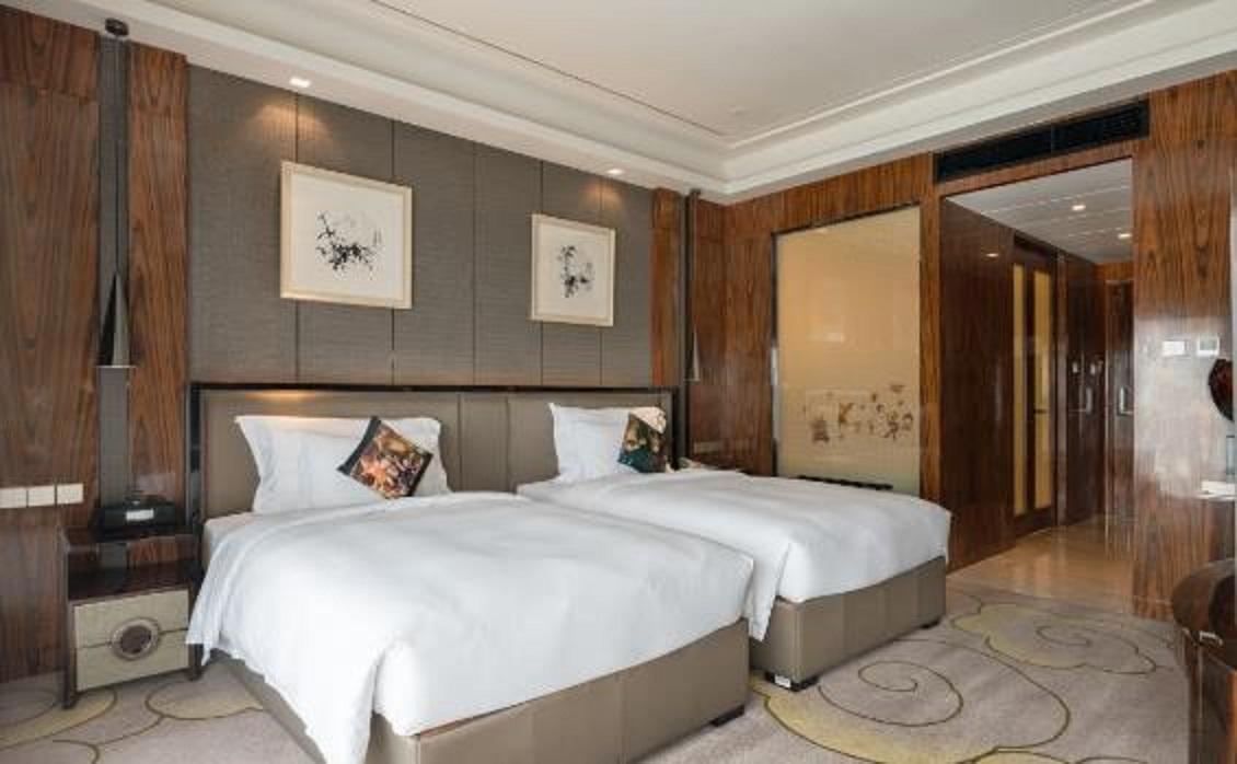 Hotel Ramada Plaza Liuzhou Liudong Extérieur photo