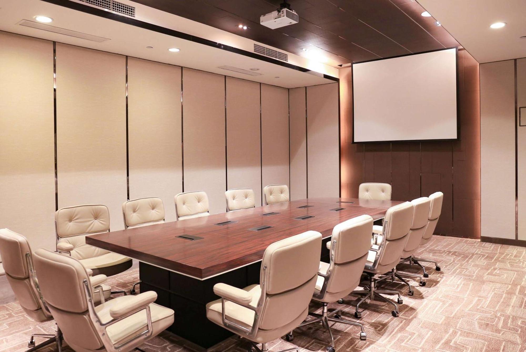 Hotel Ramada Plaza Liuzhou Liudong Extérieur photo