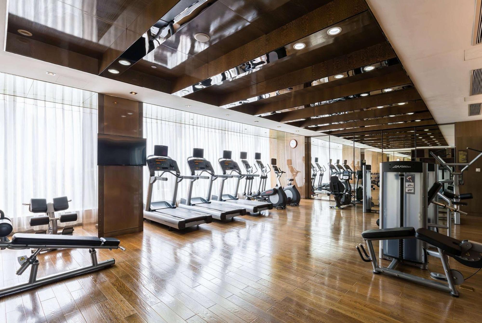 Hotel Ramada Plaza Liuzhou Liudong Extérieur photo