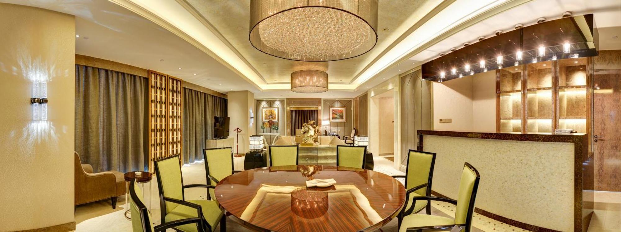 Hotel Ramada Plaza Liuzhou Liudong Extérieur photo
